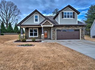 217 Henrydale Dr, Easley, SC 29642