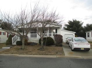 49 Pine Ridge Blvd, Whiting, NJ 08759
