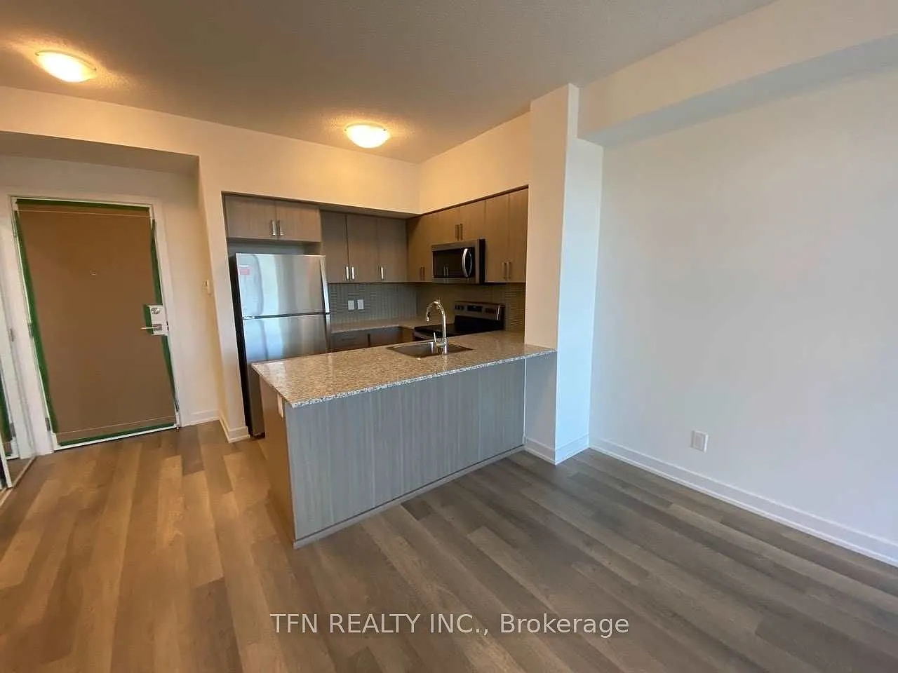 Empire Midtown — Photo 1