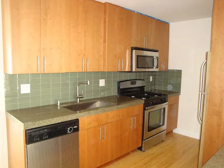 4515 McConnell Ave — Photo 4