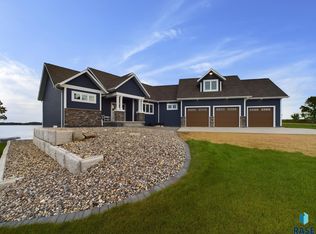 19965 Paradise Cir, Hendricks, SD 56136