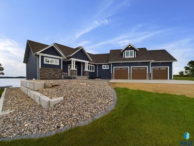 19965 Paradise Cir, Hendricks, SD, 56136
