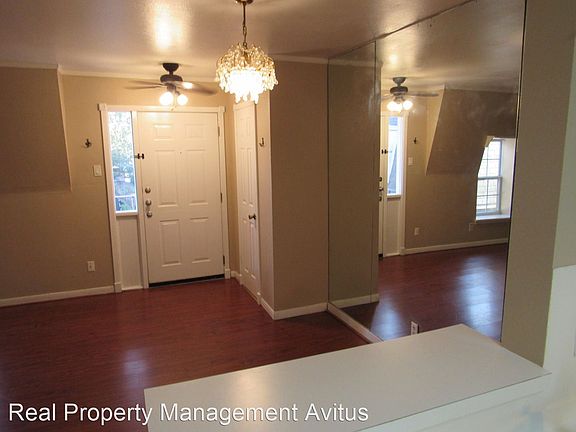 4th image of 2601 Marilee Ln APT 4