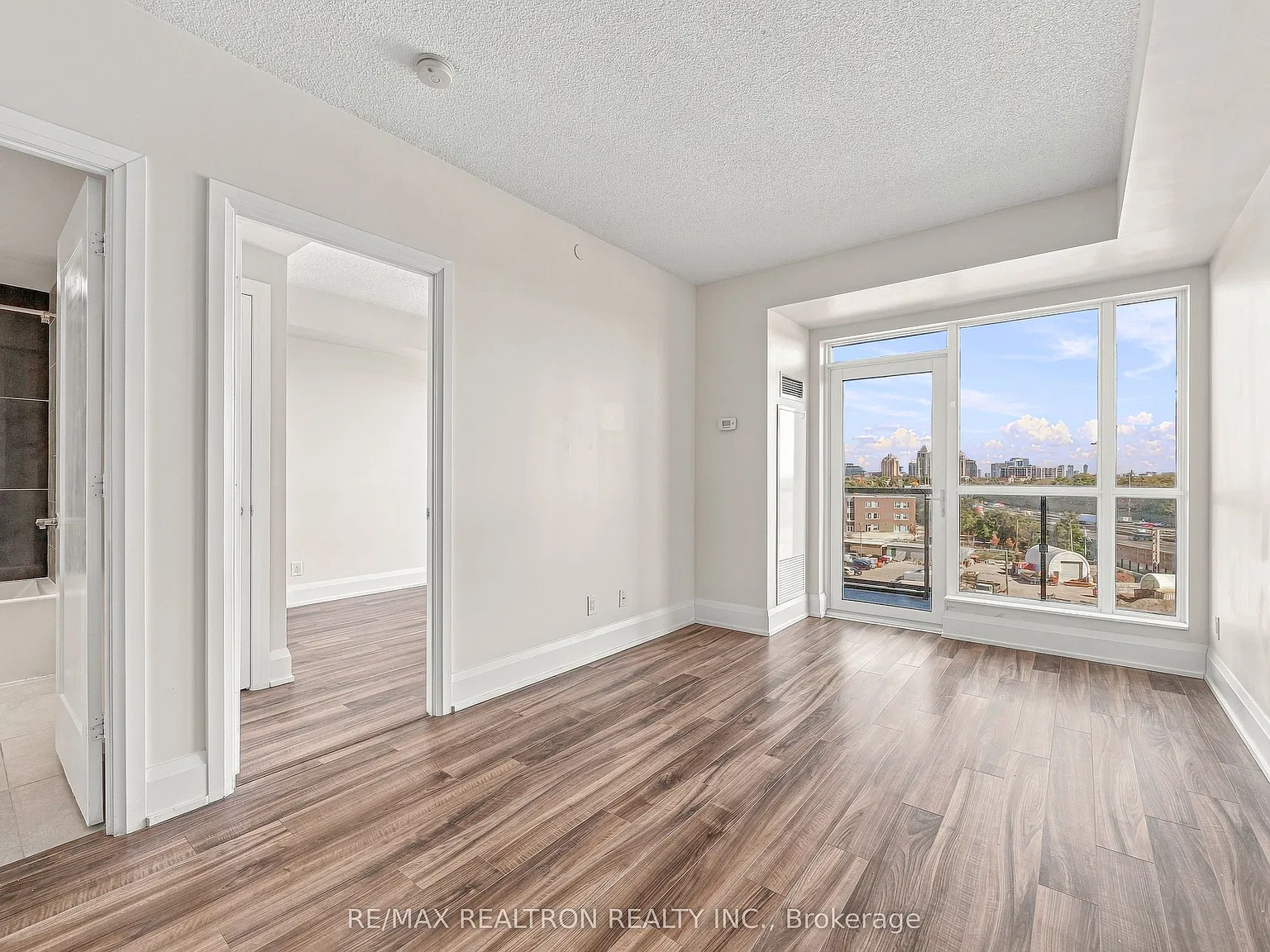 2 bed, $2,300 — Photo 4