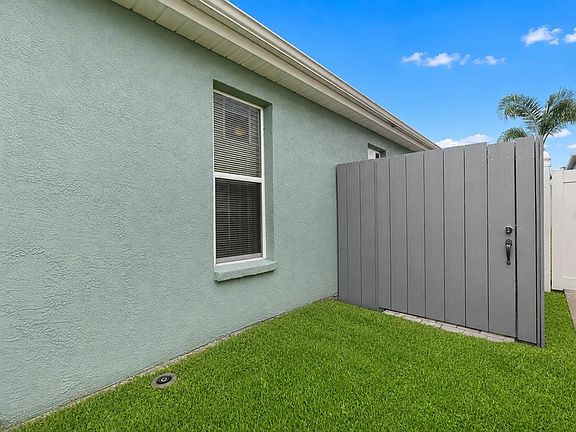 5th image of 8620 PERSEA COURT