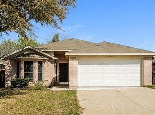 8112 Broken Arrow Rd, Fort Worth, TX 76137