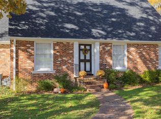 446 Oakland Dr, Burlington, NC 27215