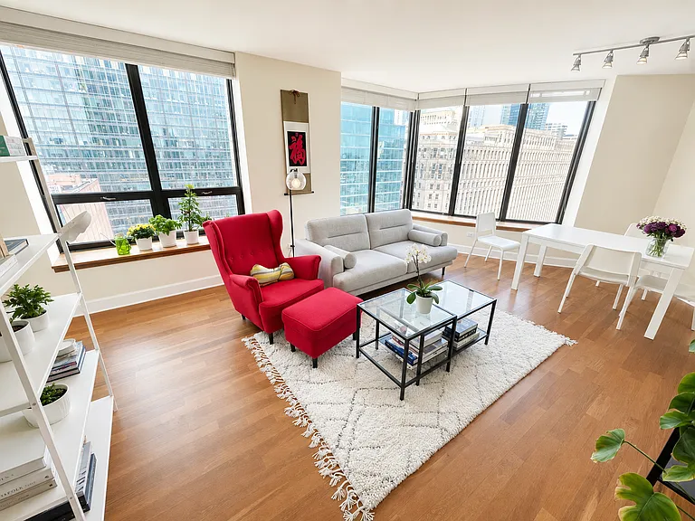 400 N La Salle Dr #2507 — Photo 3
