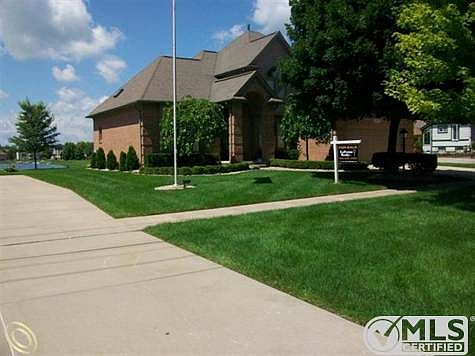 front of house.jpg,front of hous