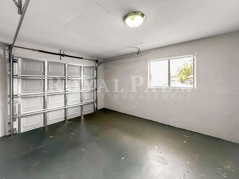 2704 Owen Ave — Photo 32