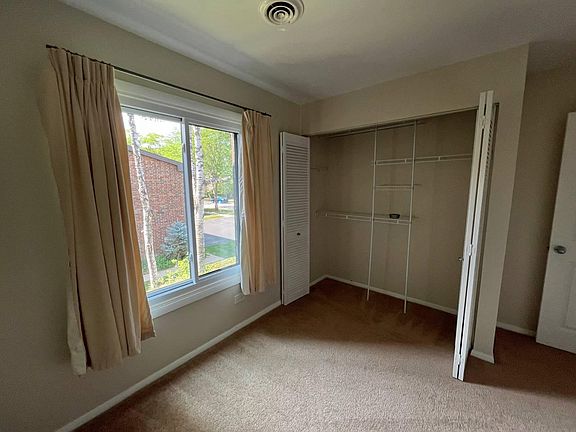 5th image of 203 E Court Of Shorewood Unit 203