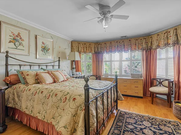 4 Point Crescent image 13 of 25