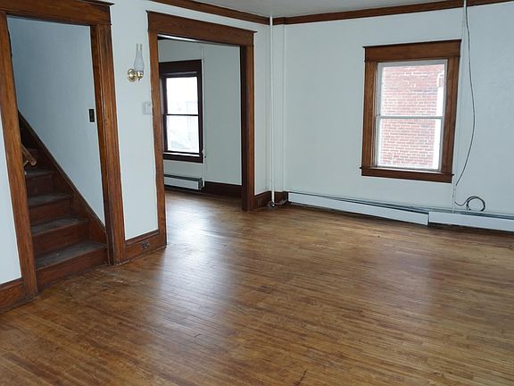 2nd image of 24360 Main St #2