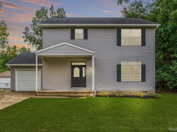 36247 Vinewood St, Romulus, MI 48174