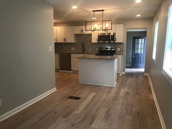 2nd image of 937 Goss Ave