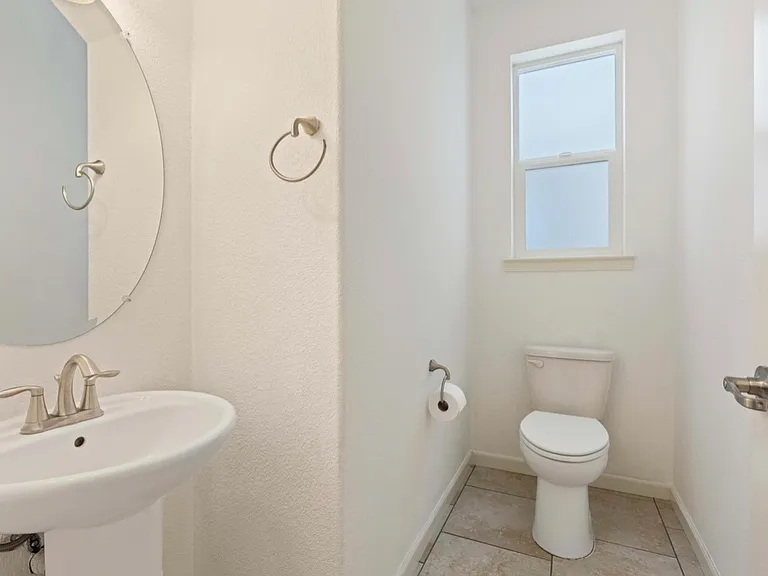 1136 Rothbury Ln — Photo 10