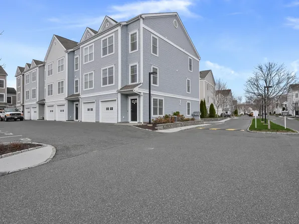 401 Copper Square Drive #401, Bethel, CT 06801