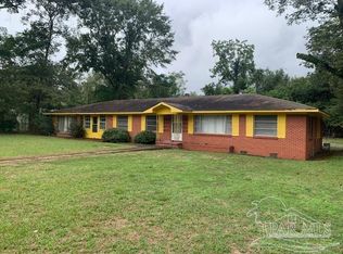 135 Harris St, Atmore, AL 36502