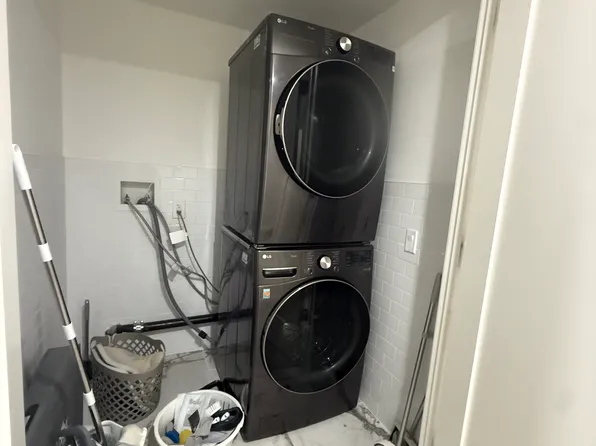 117 Bay 8th St #0, Brooklyn, NY 11228