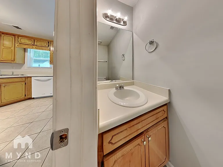 160 Thomas Crossing Dr — Photo 13