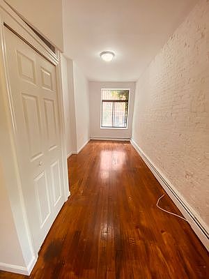 2nd image of 540 E 6th St APT 1A
