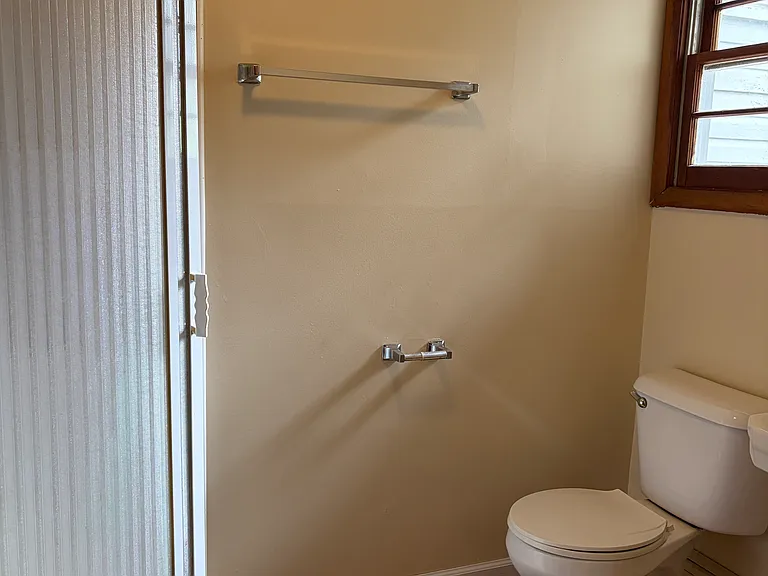 214 Center St #7 — Photo 9