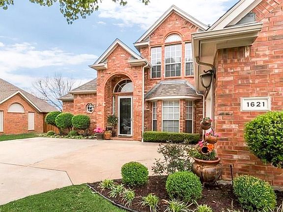 2nd image of 1621 Stone Crest Dr
