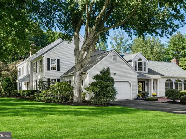 55 Cove Rd, Moorestown, NJ 08057