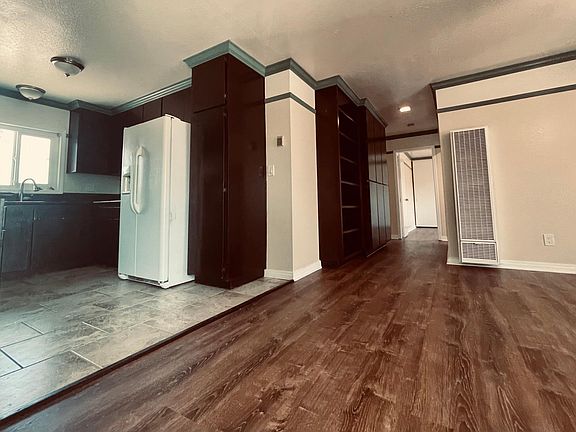 4th image of 3563 37th St