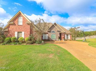 209 Crown Pointe Cir, Pearl, MS 39208