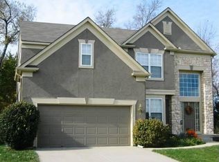 15880 S Blackfoot Ct, Olathe, KS 66062
