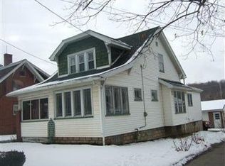 215 W Wood St, Lowellville, OH