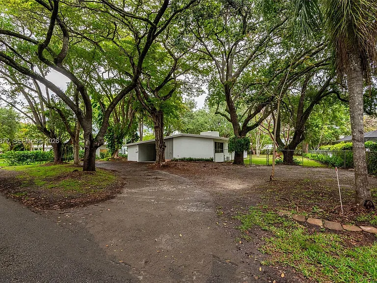 12725 SW 80th Ave — Photo 1