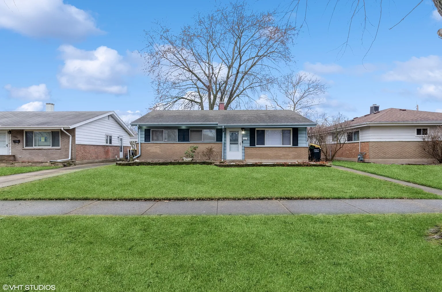 17206 Henry St photo 1