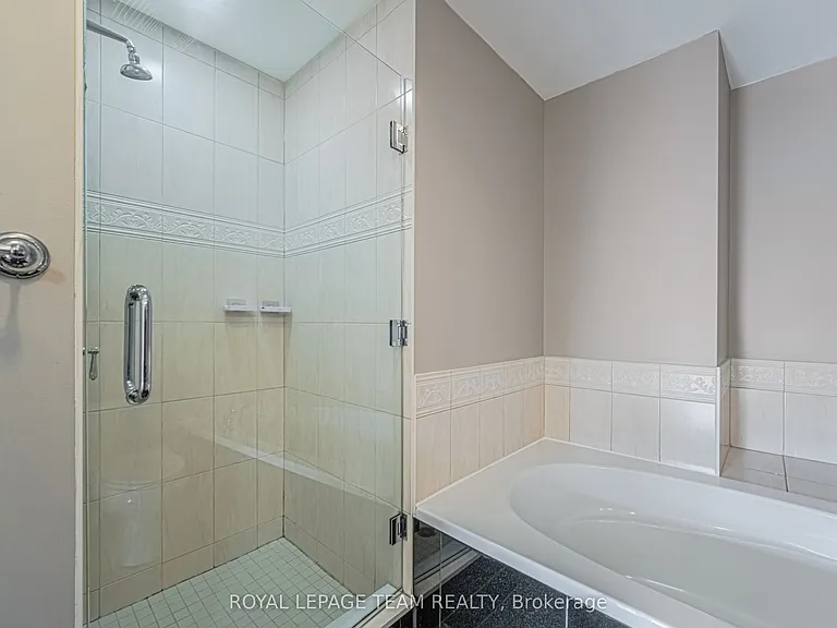 700 Sussex Dr #601 — Photo 21