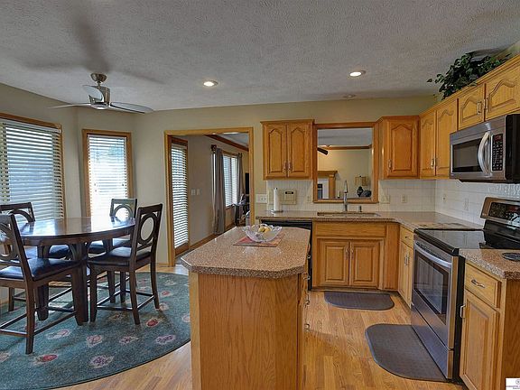 4th image of 13571 Larimore Ave