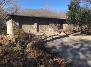 4175 Oak Crest Dr, Vadnais Heights, MN 55127