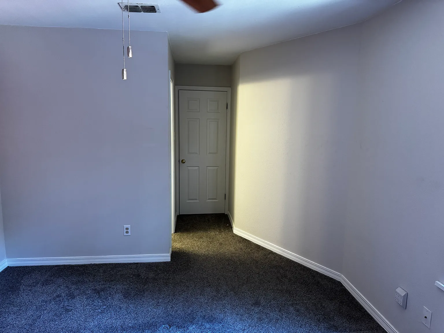 2 bed, 2.5 bath, 1243 sqft, $1,600 — Photo 1