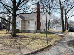 525 N Riverside Dr, Winamac, IN 46996