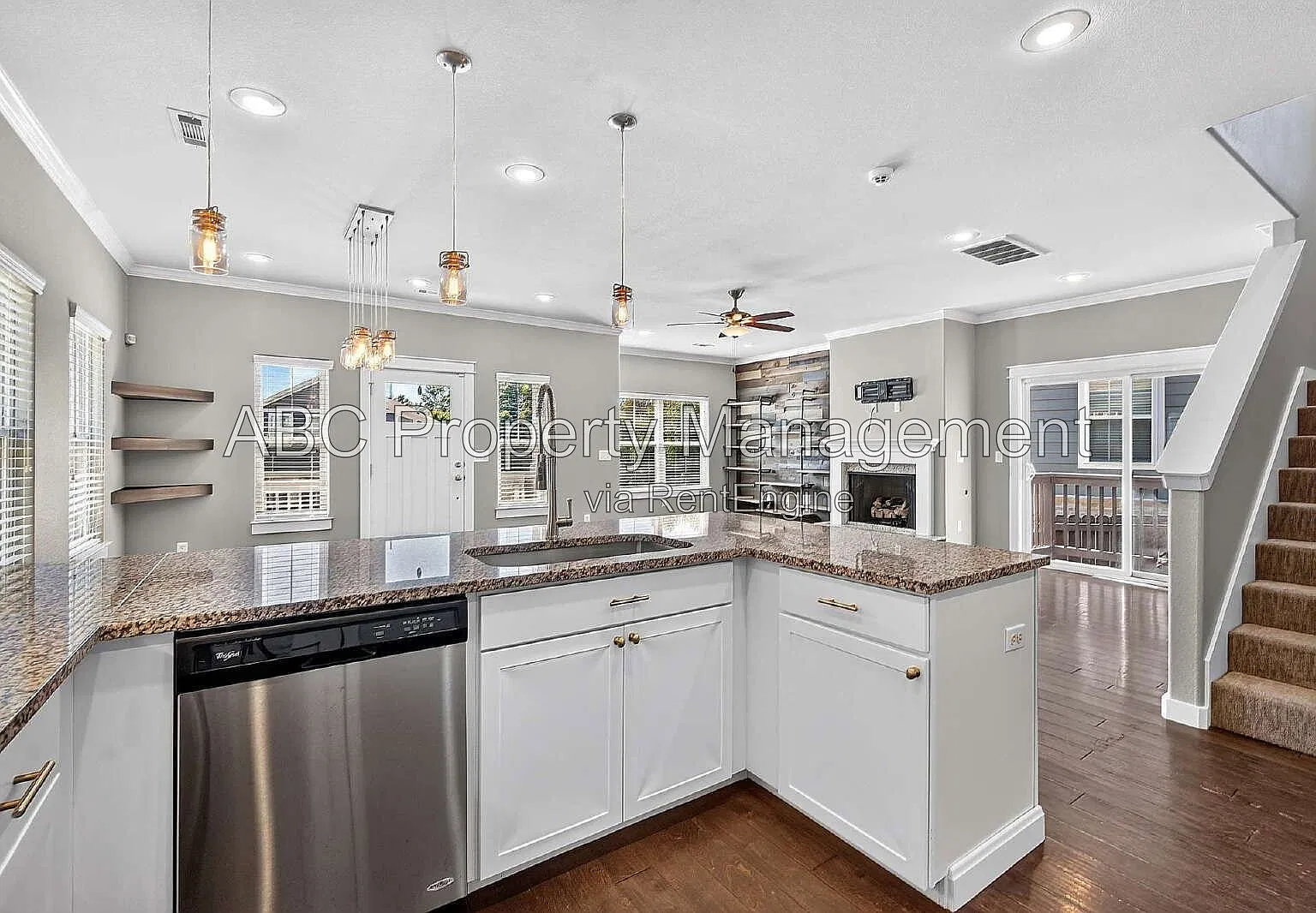 4 bed, 3.0 bath, 2191 sqft, $2,300 — Photo 4