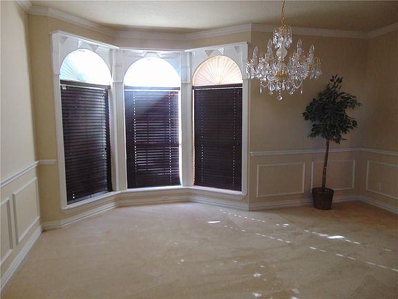5th image of 2712 Water Oak Dr