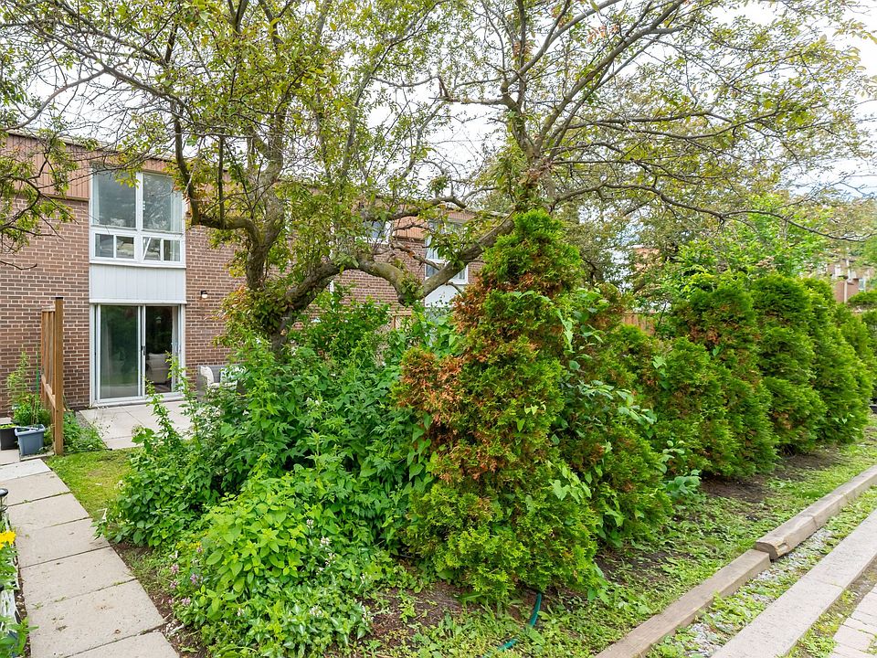 1st image of 10 Leith Hill Rd #15