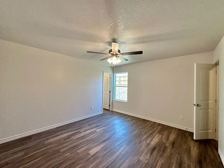 213 Dolphin Dr — Photo 22
