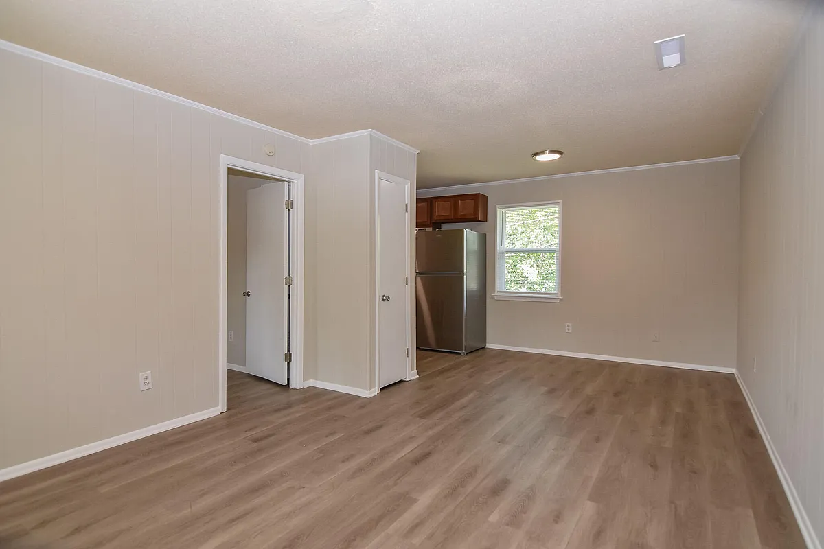 Building Photo - 1731 W Avalon Cir #D