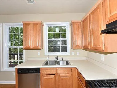 2929 Wintercrest Way — Photo 32