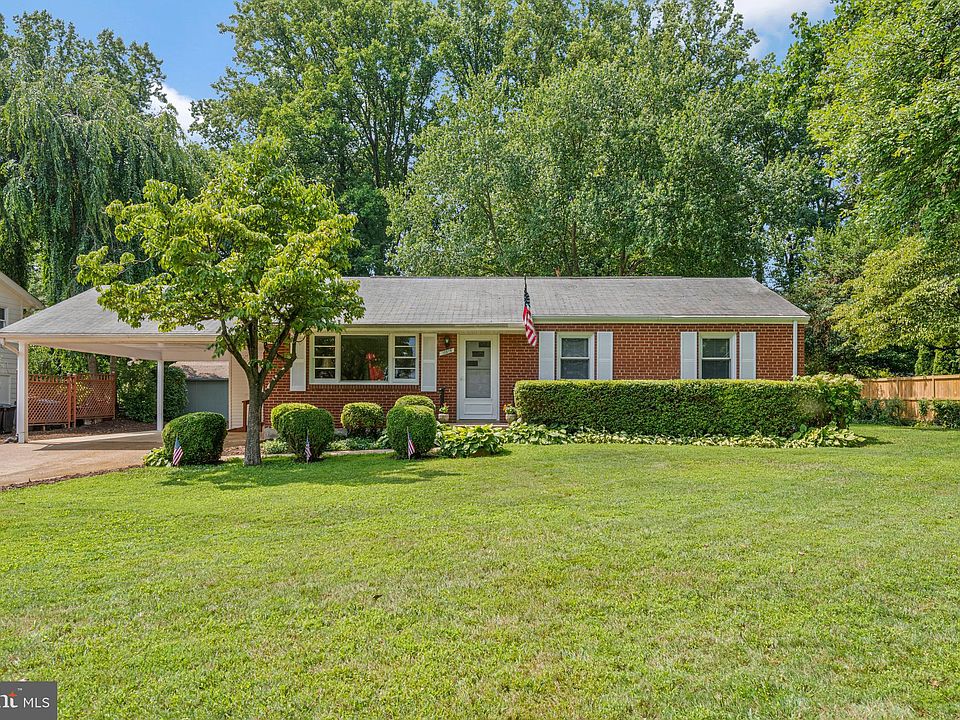 1st image of 10619 Oak Pl
