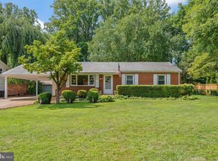 10619 Oak Pl, Fairfax, VA 22030