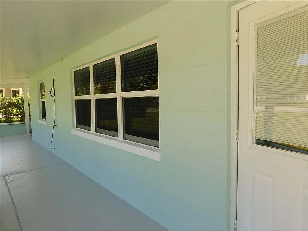 2 bed, 726 sqft, $1,900 — Photo 2