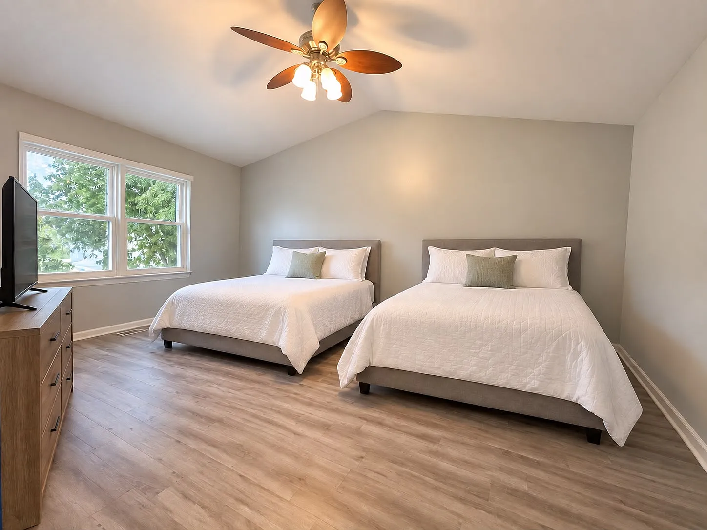 3 bed, 1750 sqft, $7,900 — Photo 1