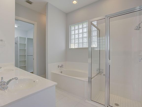 4th image of 256 San Remo Dr